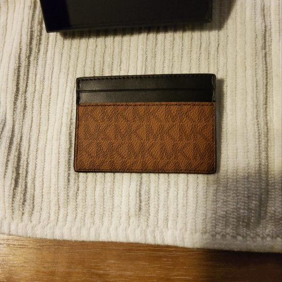 Brand new Michael Kors Card case - Picture 2 of 3
